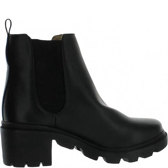 STEVE MADDEN Shoes - NEW STEVE MADDEN women's amulet ankle boot in black